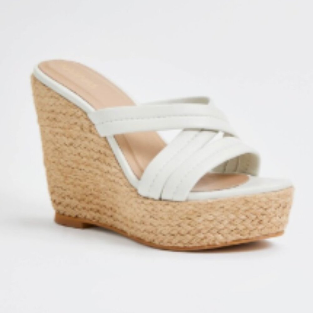 NIB Kaanas San Vito Chunky Band Wedge Leather Sandals Ivory Size 9 (fit 8.5)